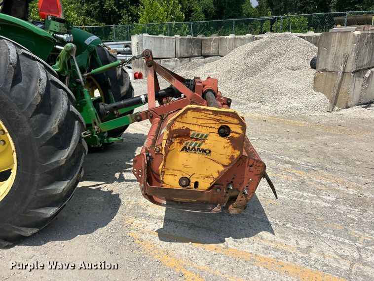 image for item FT6077 2010 John Deere 5075M tractor