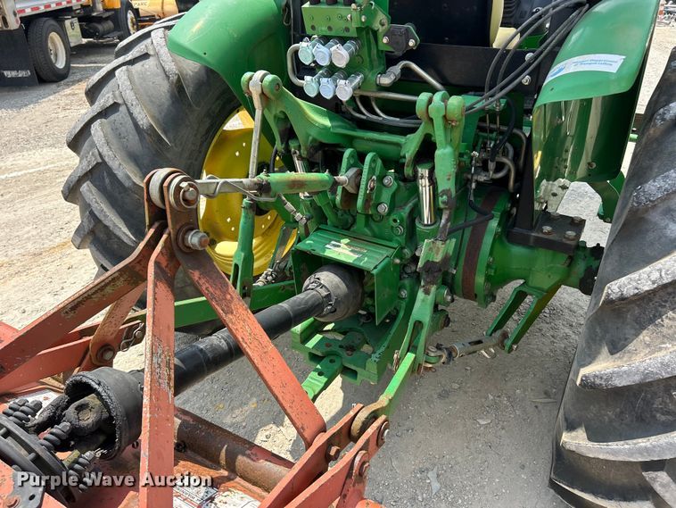 image for item FT6077 2010 John Deere 5075M tractor