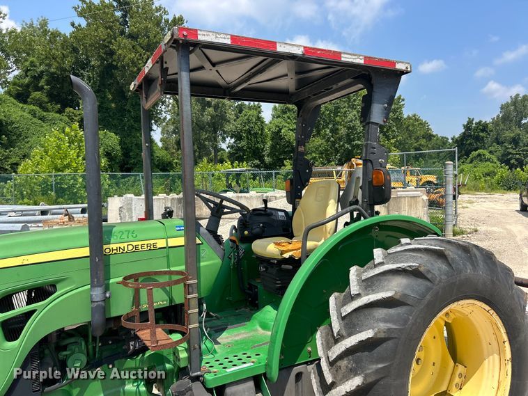 image for item FT6077 2010 John Deere 5075M tractor