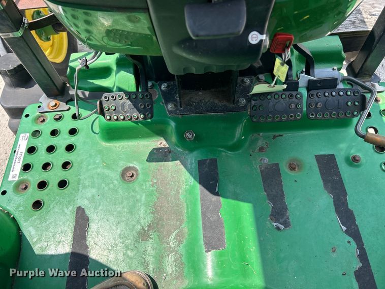 image for item FT6077 2010 John Deere 5075M tractor