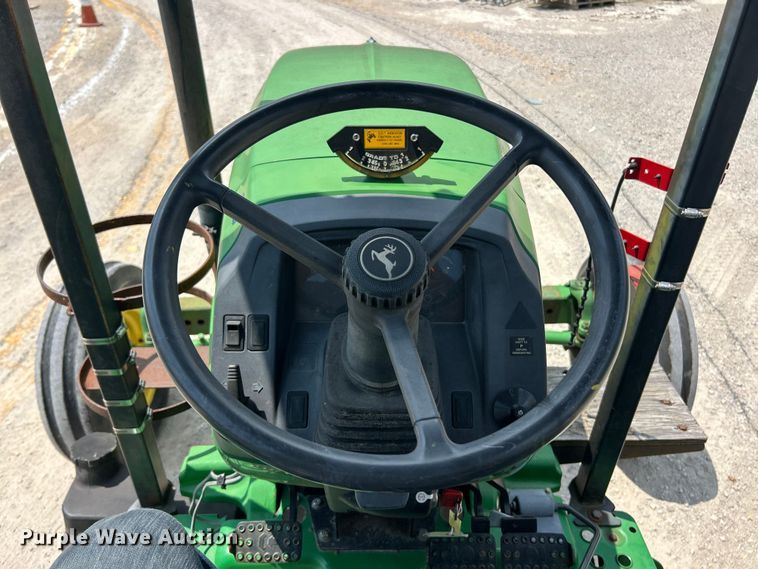 image for item FT6077 2010 John Deere 5075M tractor