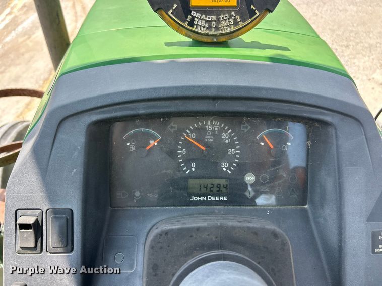 image for item FT6077 2010 John Deere 5075M tractor