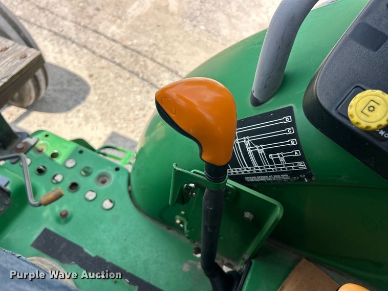image for item FT6077 2010 John Deere 5075M tractor