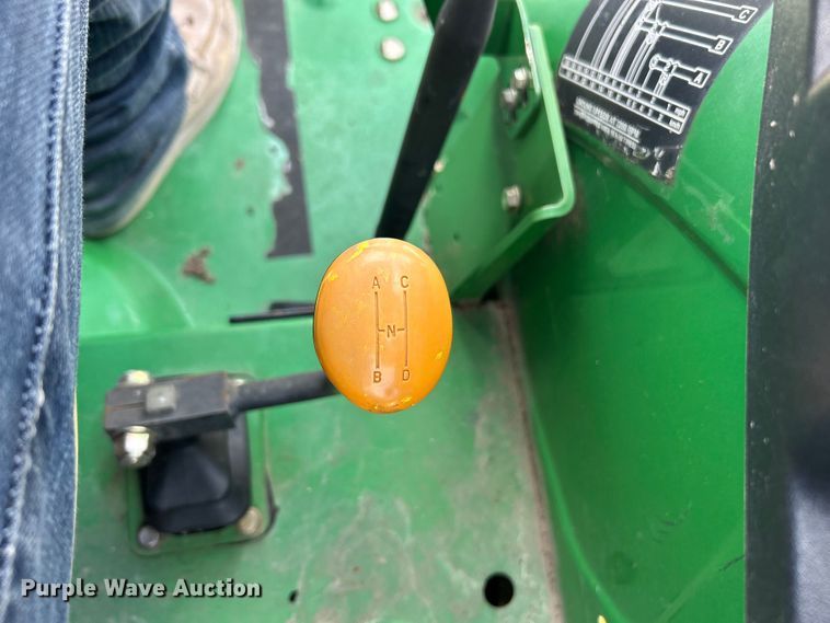 image for item FT6077 2010 John Deere 5075M tractor