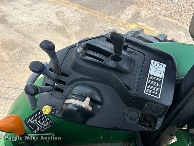image for item FT6077 2010 John Deere 5075M tractor