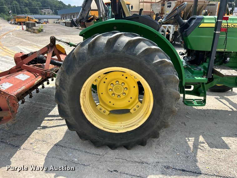 image for item FT6077 2010 John Deere 5075M tractor