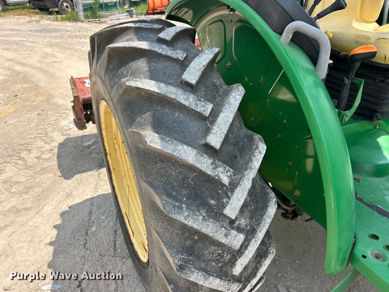 image for item FT6077 2010 John Deere 5075M tractor
