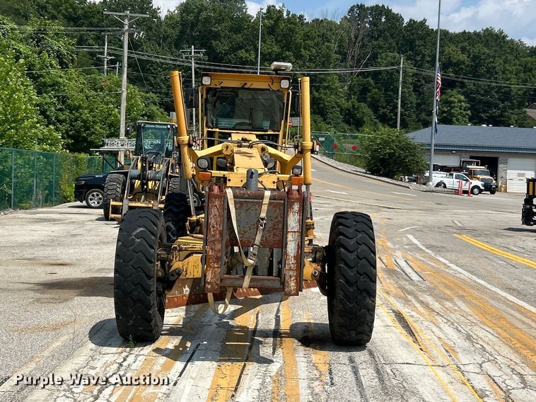 image for item FT6078 2000 John Deere 770CH motor grader