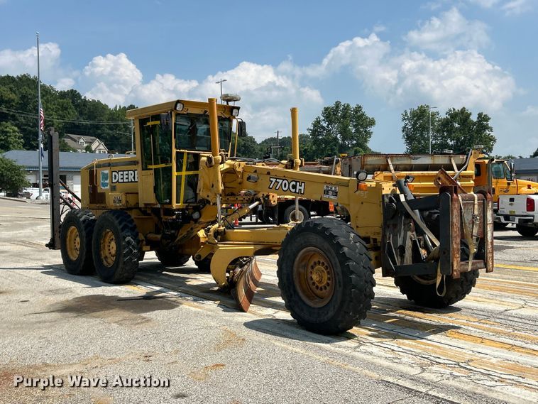 image for item FT6078 2000 John Deere 770CH motor grader