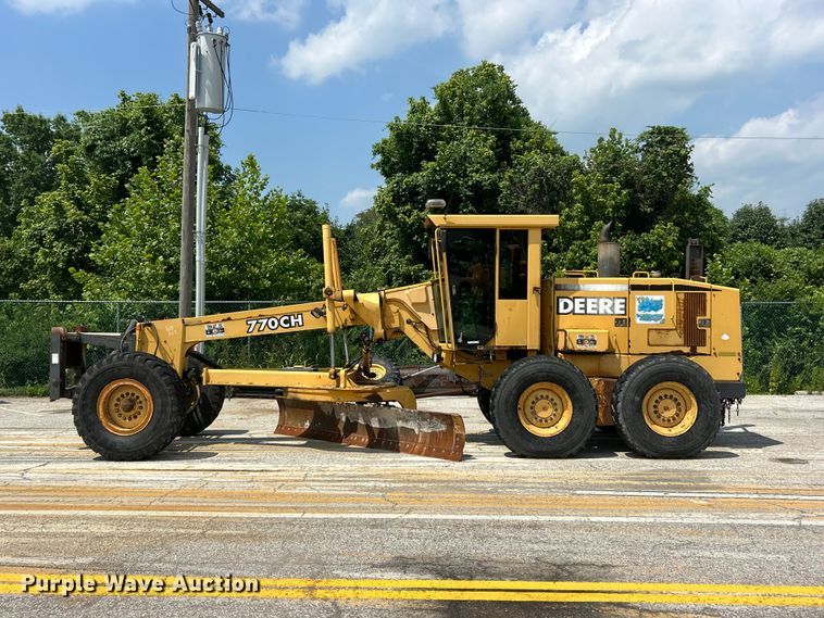 image for item FT6078 2000 John Deere 770CH motor grader