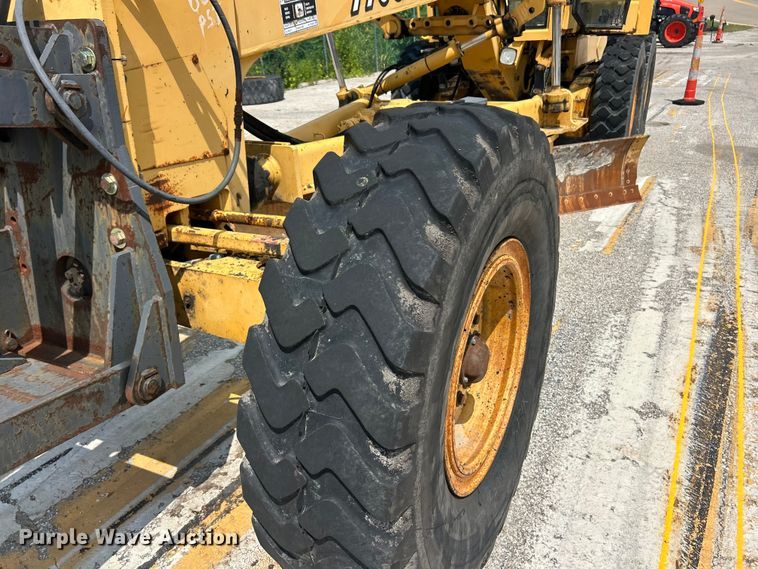 image for item FT6078 2000 John Deere 770CH motor grader