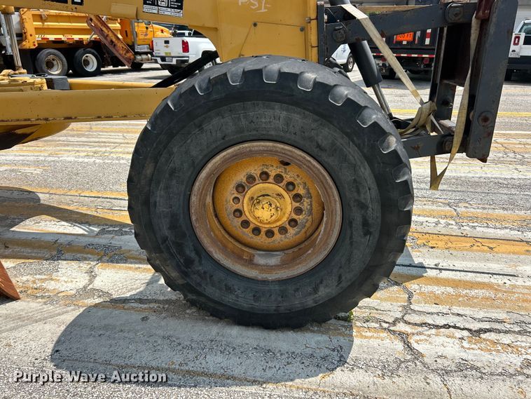 image for item FT6078 2000 John Deere 770CH motor grader
