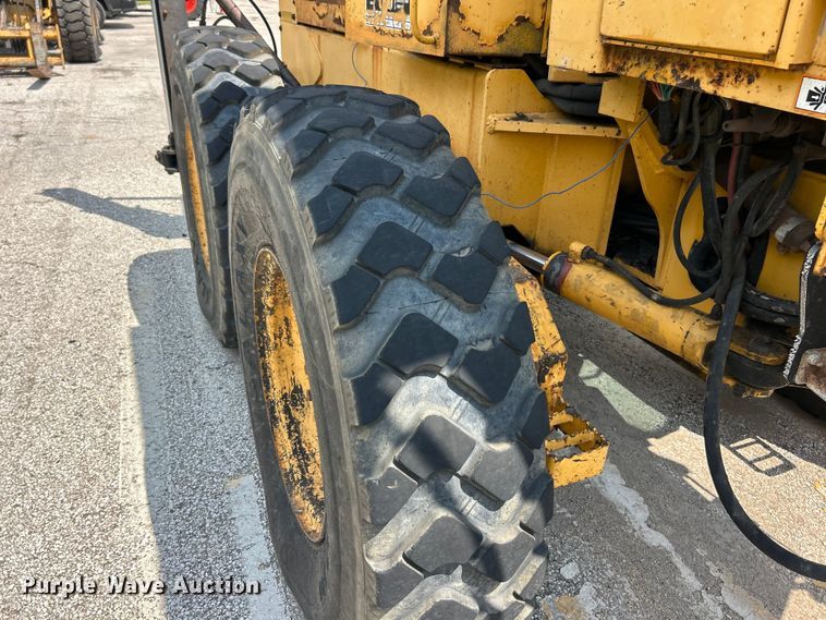 image for item FT6078 2000 John Deere 770CH motor grader
