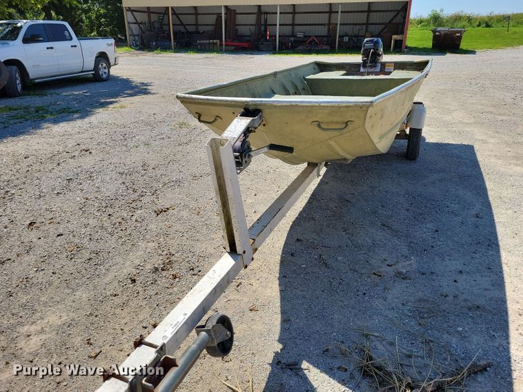 image for item FU0034 1987 Lowe boat