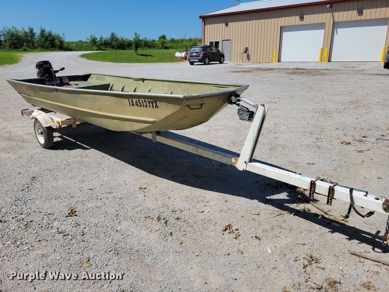 image for item FU0034 1987 Lowe boat