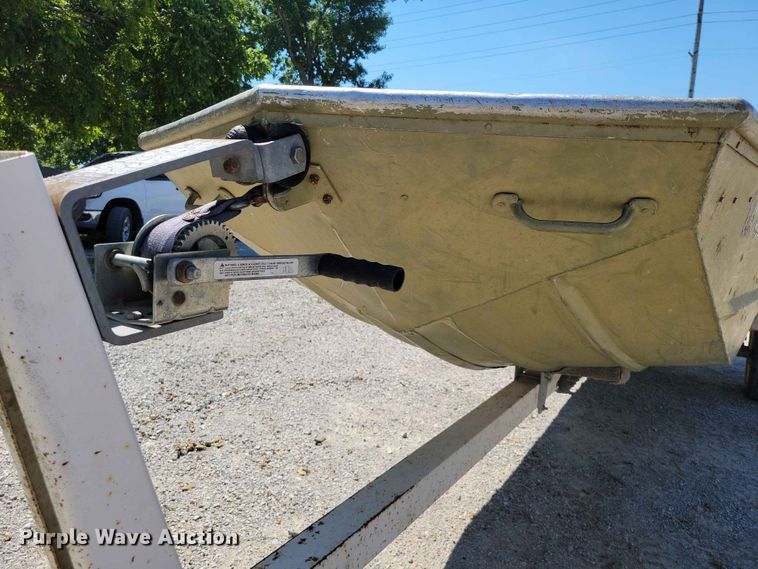 image for item FU0034 1987 Lowe boat