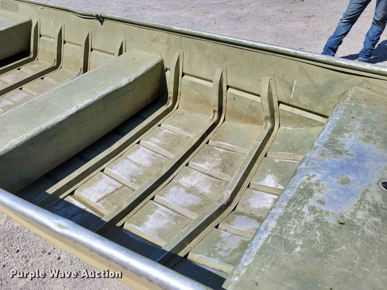 image for item FU0034 1987 Lowe boat
