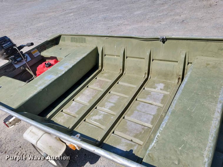 image for item FU0034 1987 Lowe boat