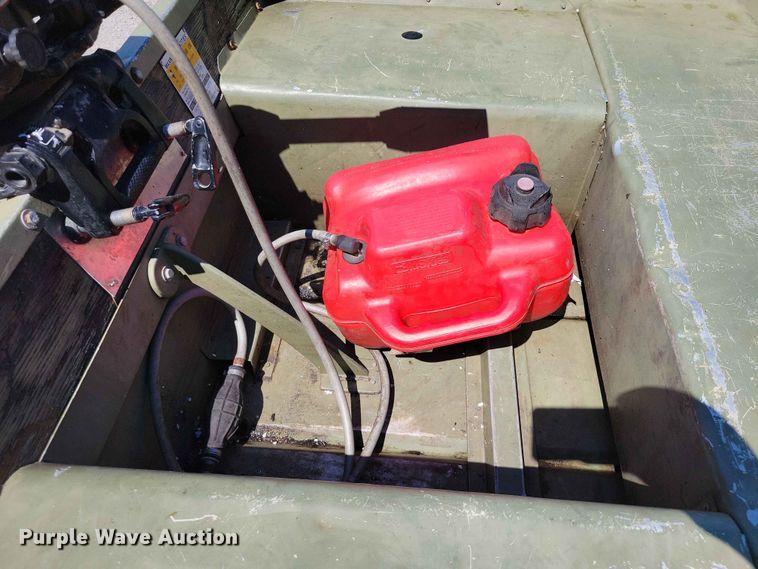 image for item FU0034 1987 Lowe boat