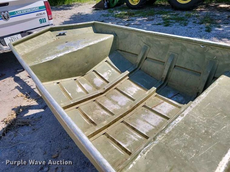 image for item FU0034 1987 Lowe boat
