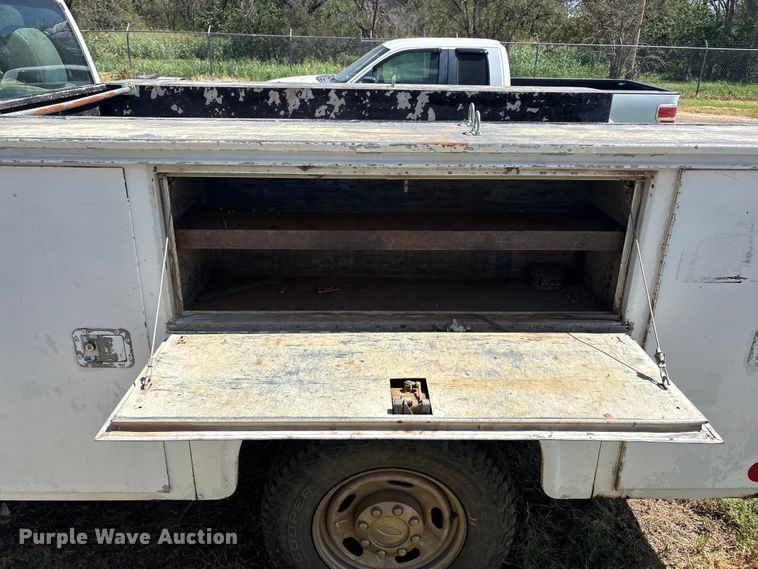 image for item JM9486 2012 Ford F250 Super Duty utility bed pickup truck