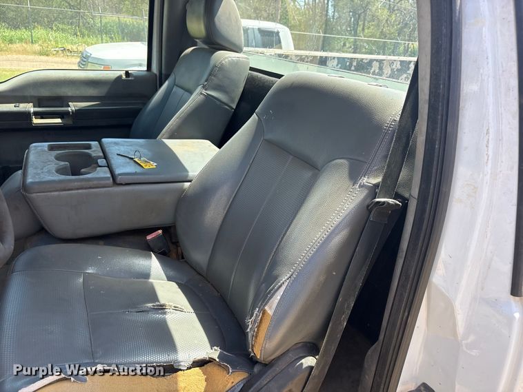image for item JM9486 2012 Ford F250 Super Duty utility bed pickup truck