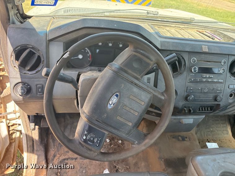 image for item JM9486 2012 Ford F250 Super Duty utility bed pickup truck