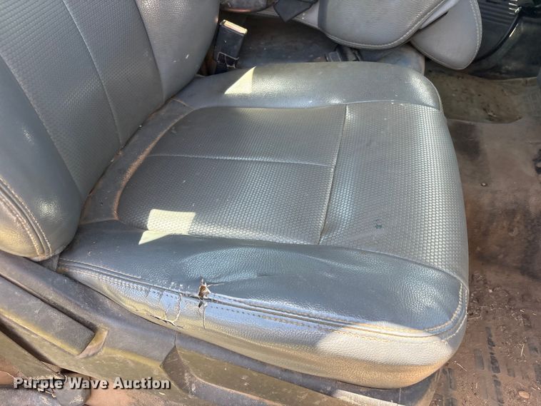 image for item JM9486 2012 Ford F250 Super Duty utility bed pickup truck