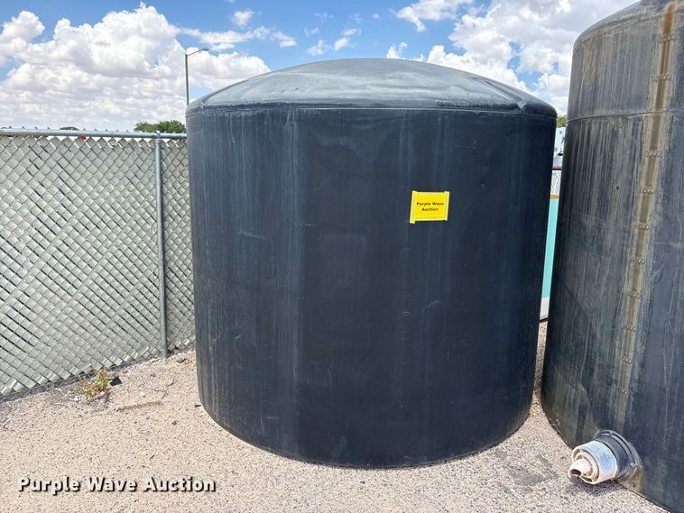 image for item JM9497 (2) water tanks