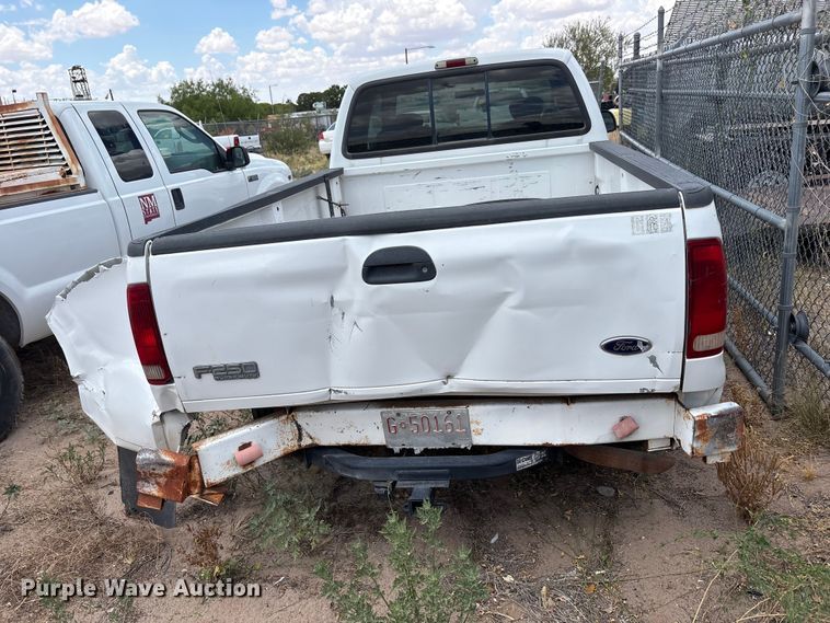 image for item JM9499 2002 Ford F250 Super Duty Ext. Cab pickup truck