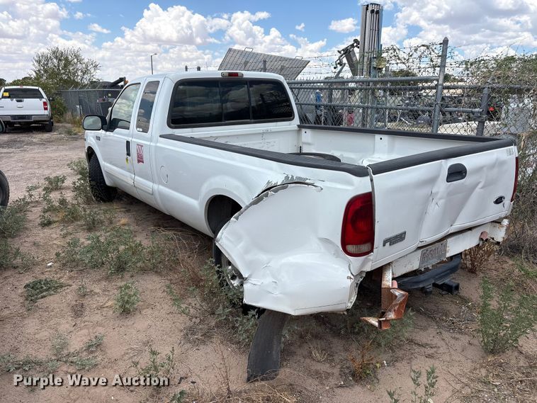 image for item JM9499 2002 Ford F250 Super Duty Ext. Cab pickup truck