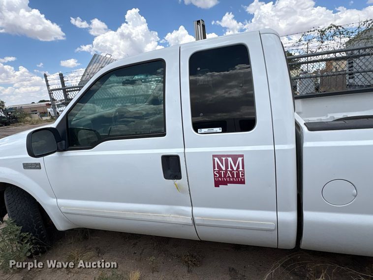 image for item JM9499 2002 Ford F250 Super Duty Ext. Cab pickup truck