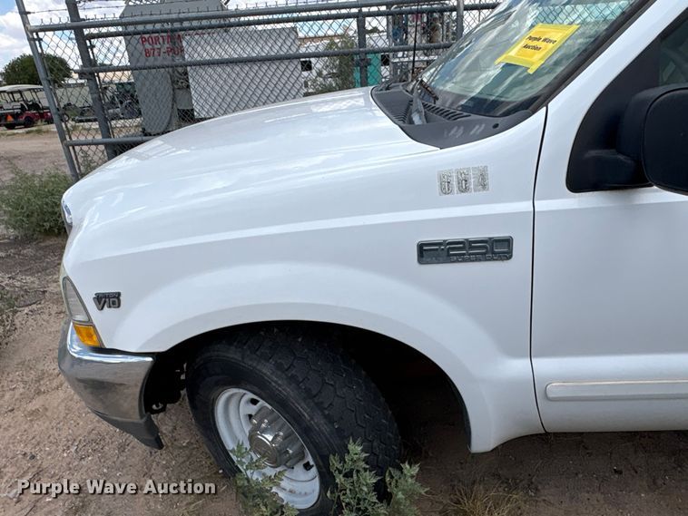 image for item JM9499 2002 Ford F250 Super Duty Ext. Cab pickup truck