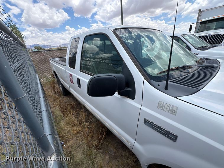 image for item JM9499 2002 Ford F250 Super Duty Ext. Cab pickup truck