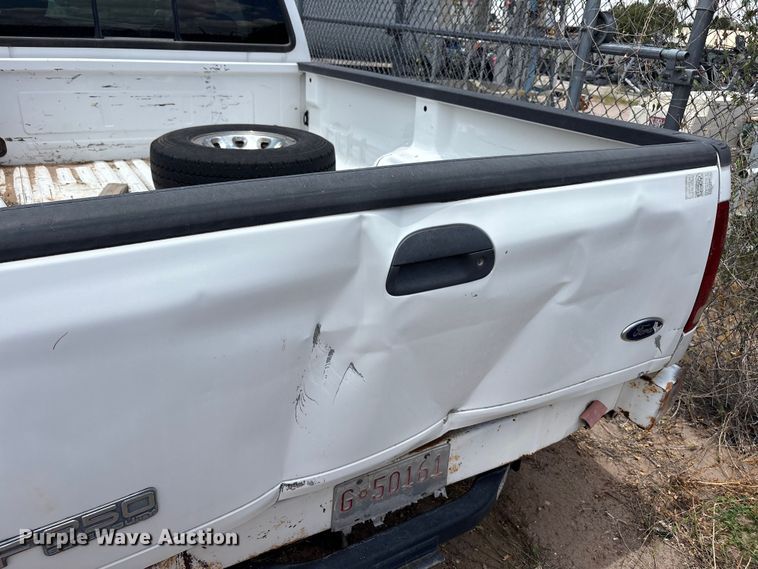 image for item JM9499 2002 Ford F250 Super Duty Ext. Cab pickup truck