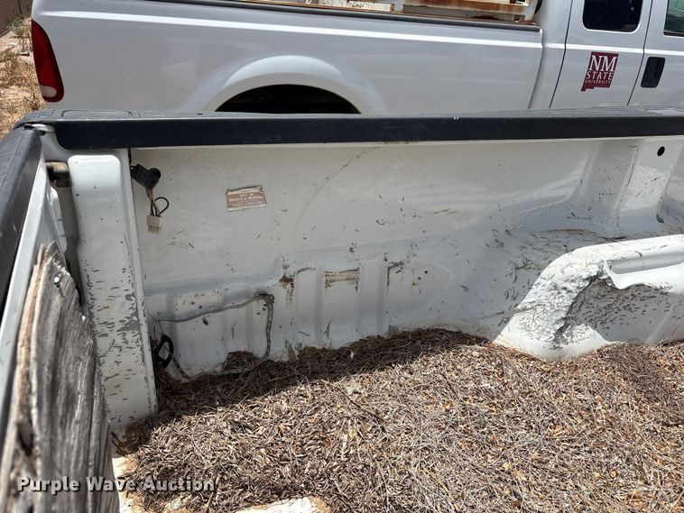 image for item JM9499 2002 Ford F250 Super Duty Ext. Cab pickup truck