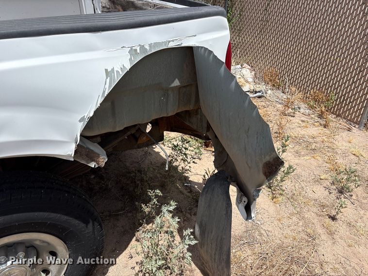image for item JM9499 2002 Ford F250 Super Duty Ext. Cab pickup truck