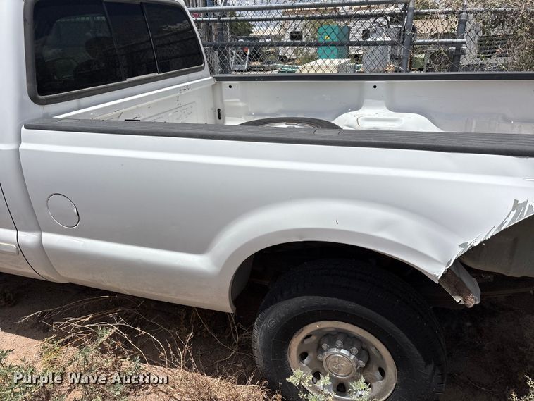 image for item JM9499 2002 Ford F250 Super Duty Ext. Cab pickup truck