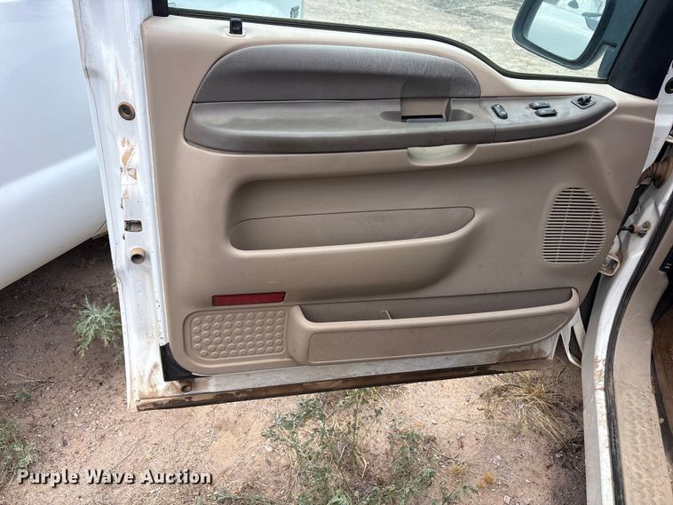 image for item JM9499 2002 Ford F250 Super Duty Ext. Cab pickup truck