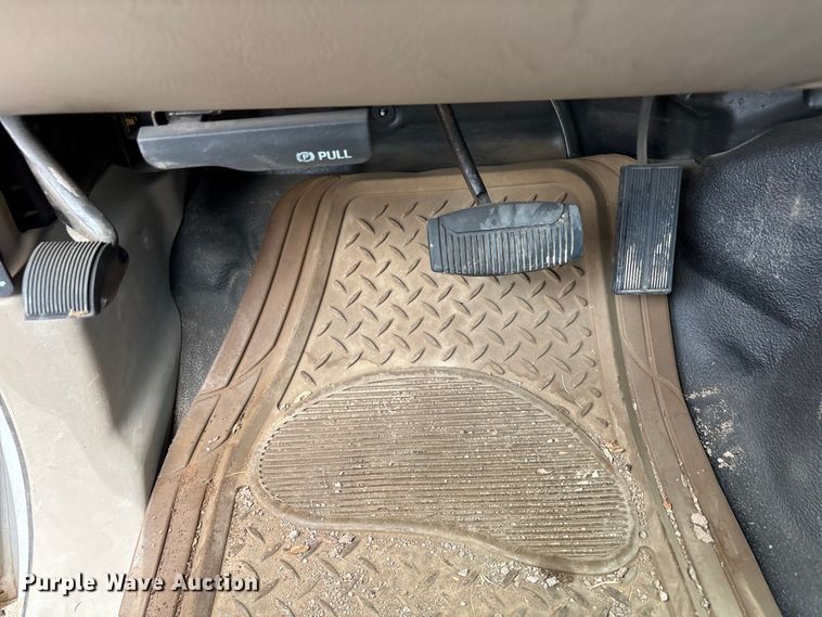 image for item JM9499 2002 Ford F250 Super Duty Ext. Cab pickup truck