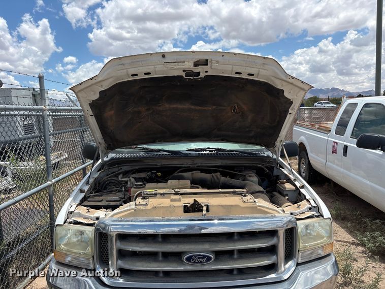 image for item JM9499 2002 Ford F250 Super Duty Ext. Cab pickup truck