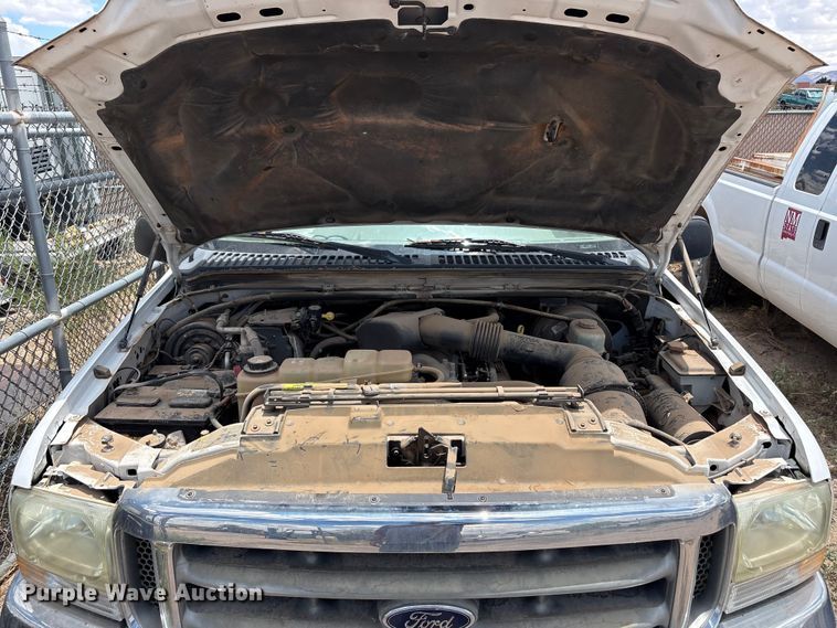 image for item JM9499 2002 Ford F250 Super Duty Ext. Cab pickup truck