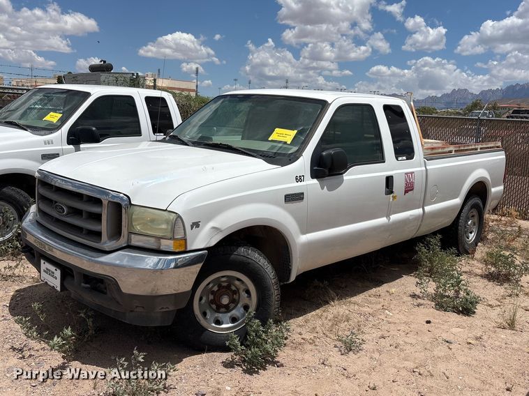 2004 Ford F350 Super Duty Ext. Cab pickup truck