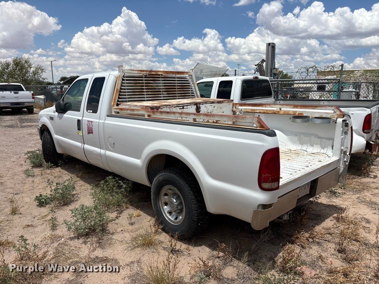 image for item JM9500 2004 Ford F350 Super Duty Ext. Cab pickup truck