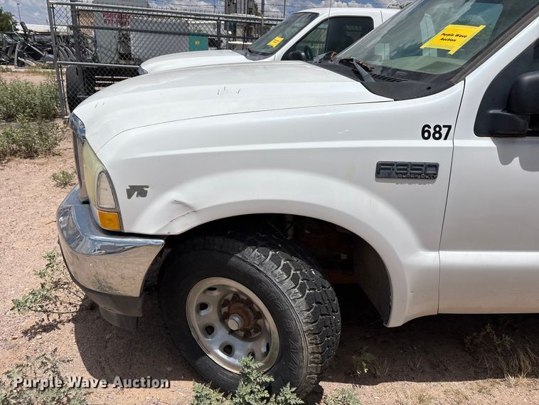 image for item JM9500 2004 Ford F350 Super Duty Ext. Cab pickup truck
