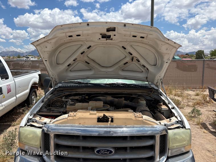 image for item JM9500 2004 Ford F350 Super Duty Ext. Cab pickup truck