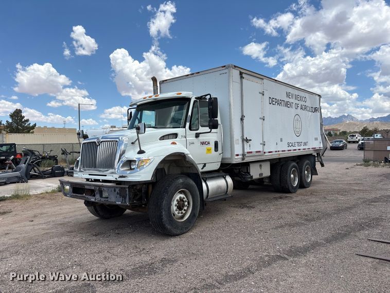 image for item JM9501 2006 International 7600 box truck