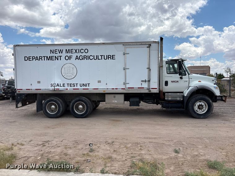 image for item JM9501 2006 International 7600 box truck