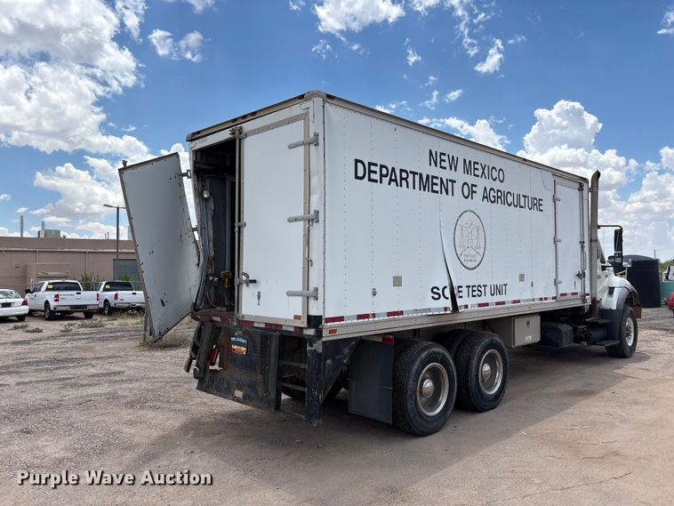 image for item JM9501 2006 International 7600 box truck