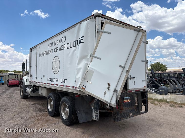image for item JM9501 2006 International 7600 box truck